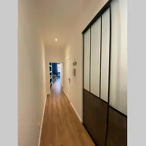 https://superbe-appartement-de-50-m2-au-premier-tage-centre-ville.fr-provencehotel.com