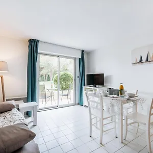 https://apartment-caesar-domus-4.fr-provencehotel.com