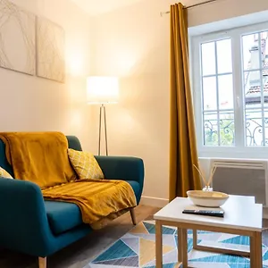 Superbe T2 Centre Dernier Etage Avec Balcon Appartement